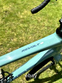 2020 Giant Revolt 1 Gravel Bike in Teal