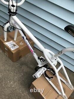 2021 GT Pro Performer 20 BMX freestyle Bike Bicycle Heritage Frame Forks White