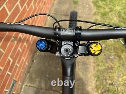 ATHERTON DOWNHILL 200 downhill Mountain Bike NOT Santa Cruze