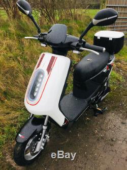 Electric Bike Scooter Moped Style with Rechargeable Battery 250W Road Legal UK