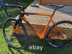 Giant TCX Advanced Carbon Cyclocross/Gravel Bike