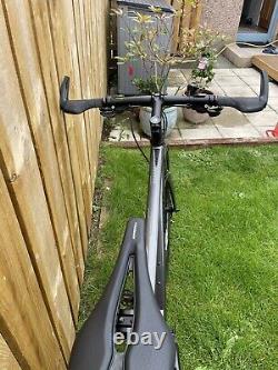 Giant fastroad road bike Size M/l