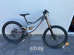Specialised demo8 downhill mountain bike